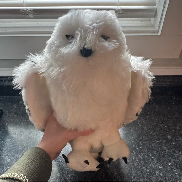 Wizarding World Noble Collection Hedwig Large Plush - Picture 3 of 8